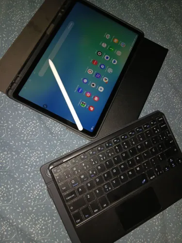Tablet S10 FE com teclado