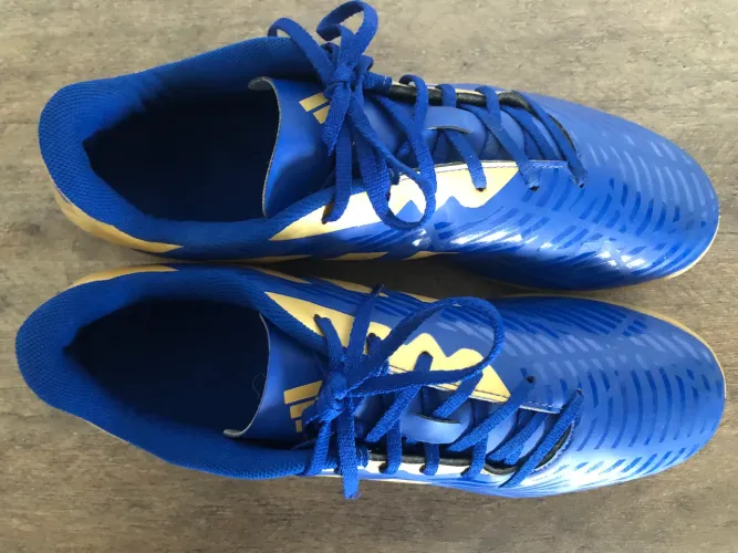 Chuteira N 44 Adidas futsal original (NUNCA USADA)