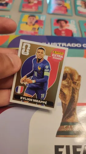 Figurinha Kylian Mbappé Legend Gold Copa 2026