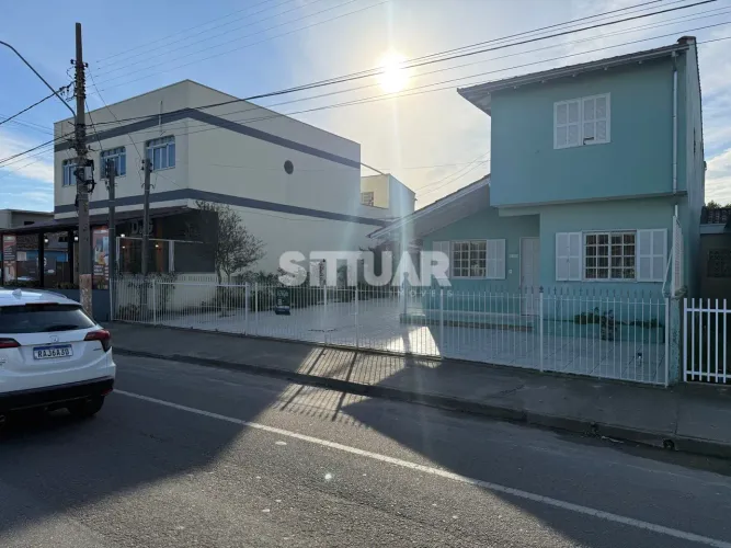 Casa na Pedro Zapelini em Oficinas, Tubarão/SC