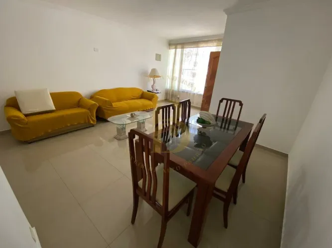 Casa em Vila Monumento com 180m²