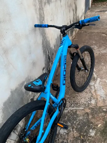Gios Xfreaks 2025 freio shimano mt200