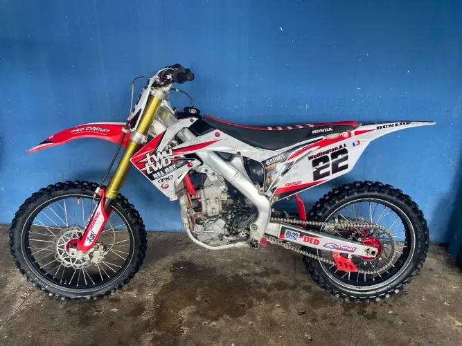 CRF 250 R injetada importada escape FMF