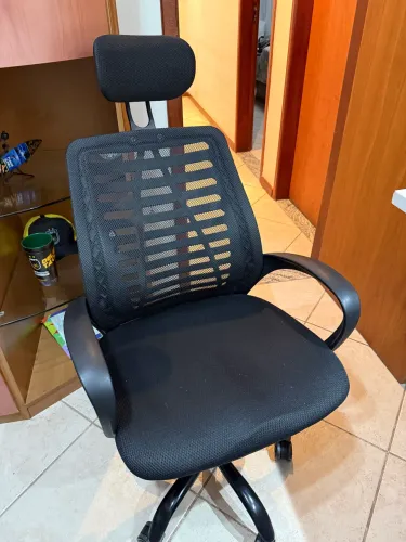 Cadeira Ergonômica Mesh com Apoio de Cabeça - Excelente Estado