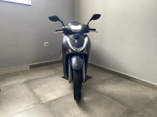 ? SH Cinza - A Scooter Premium que Você Procura!