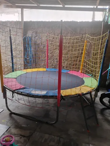 Vendo cama elástica !!! 700.00  *
