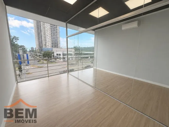 Sala Comercial para alugar com 60 m² no bairro Praia Brava, em Itajaí
