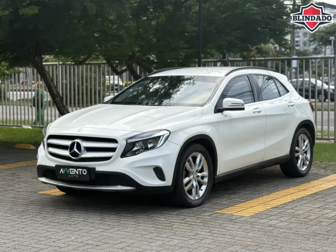 Mercedes-Benz GLA 200 Adv. 1.6/1.6 TB 16V Flex Aut. 2017