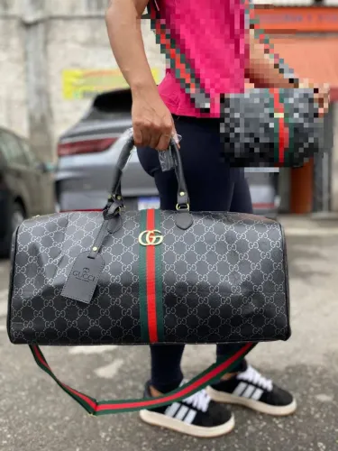 Bolsa de Viagem Estilo Luxo - Modelo Duffel Monograma | Alça Transversal