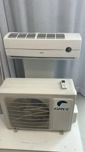 Ar condicionado Gree 9 mil btus convencional semi novo, pouco tempo de uso