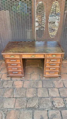 Escrivaninha Pedestal em Madeira