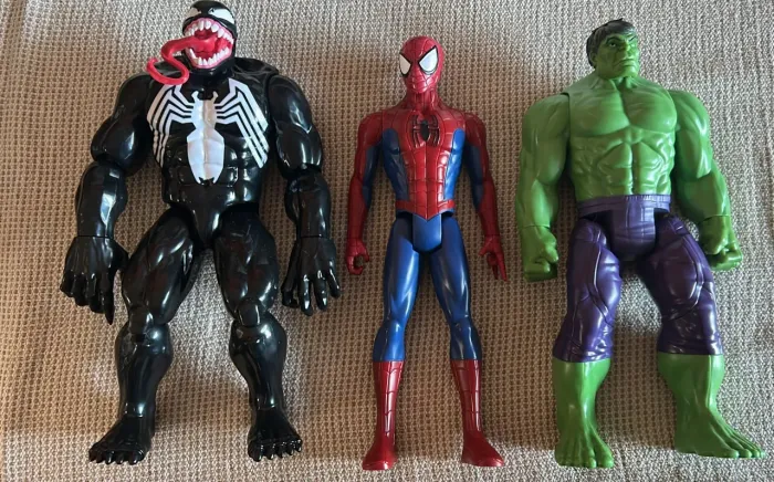 Bonecos super herois 30cm