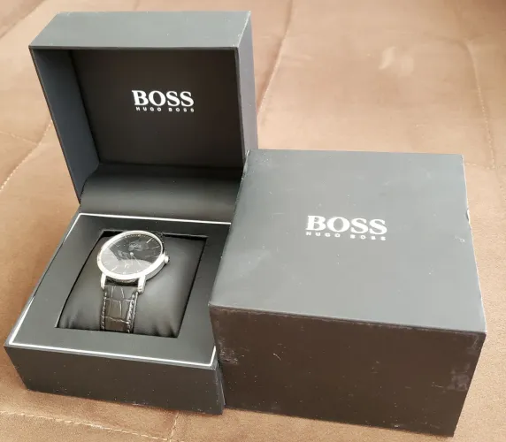 Relógio de Pulseira de Couro Preta da Marca Hugo Boss