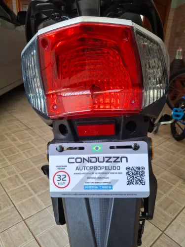 Scooter elétrica monaco conduzza 1000v seminova em ótimo estado de conservação