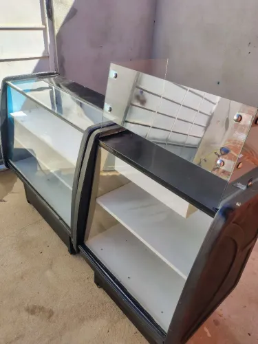 Vitrines 1 refrigerada placa fria de 1.20mt medida 1 natural de 0.80 centrimetros medida