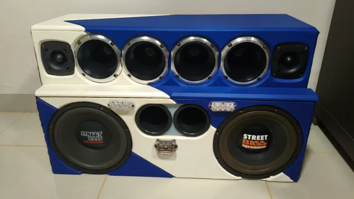 Vendo som automotivo