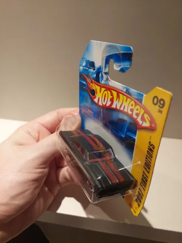 Hot Wheels '66 Chevy Nova 2007 First Edition (Lacrado) preto fosco
