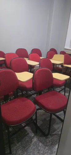 Lote Cadeiras Escolar/Universitária estofadas pouquissim uso marca