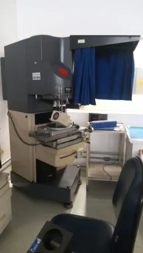 Projetor de perfil, fresadora, furadeira radial , cabeçote e compressor
