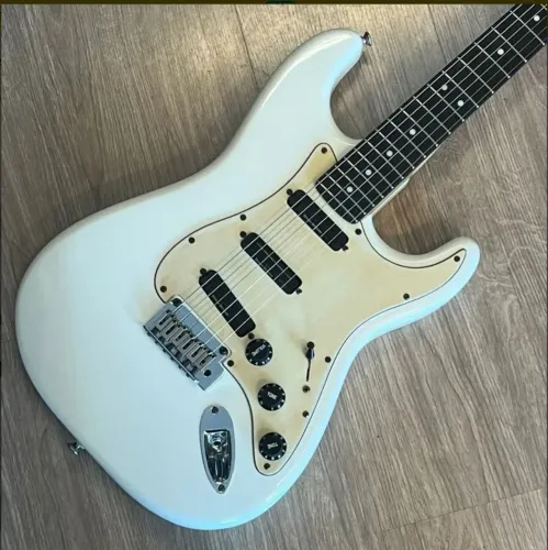 Guitarra Fender Squier Vintage Modified Straticaster 70S
