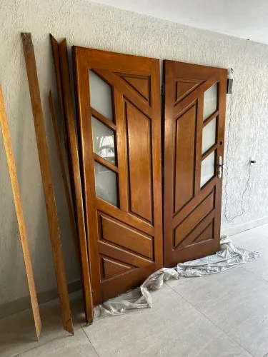 2 portas madeira 80 cm cada