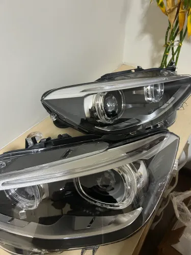 Par de Farol BMW série 1 125i 135i Angel Eyes Bi Xênon