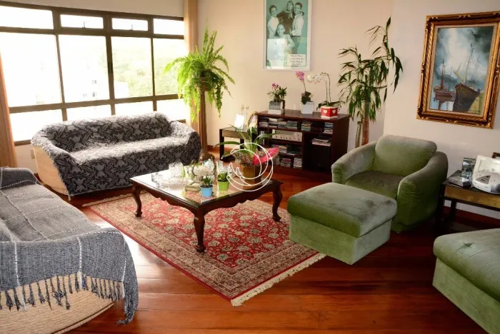 Apartamento de 4 dorms no bairro Agronômica