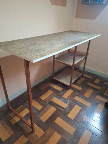 Mesa Escrivaninha Industrial Home Office com Prateleiras - 1,21 m