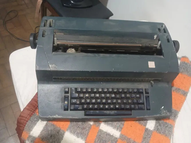 Máquina de escrever IBM