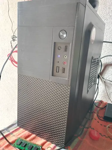 CPU i3 12GB DDR4 SSD 128 + HD 500