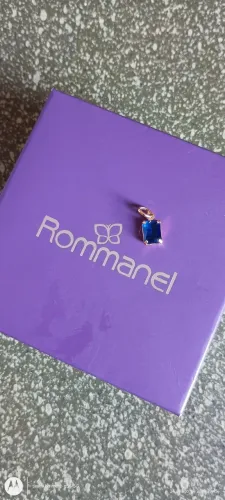 Vendo pingente Romanel pedra azul marinho, não faço entrega.
