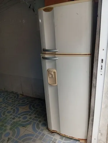 Vendo geladeira ZAP *