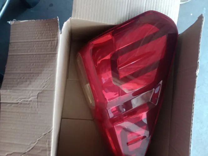 Lanterna da Hilux quem ver compra