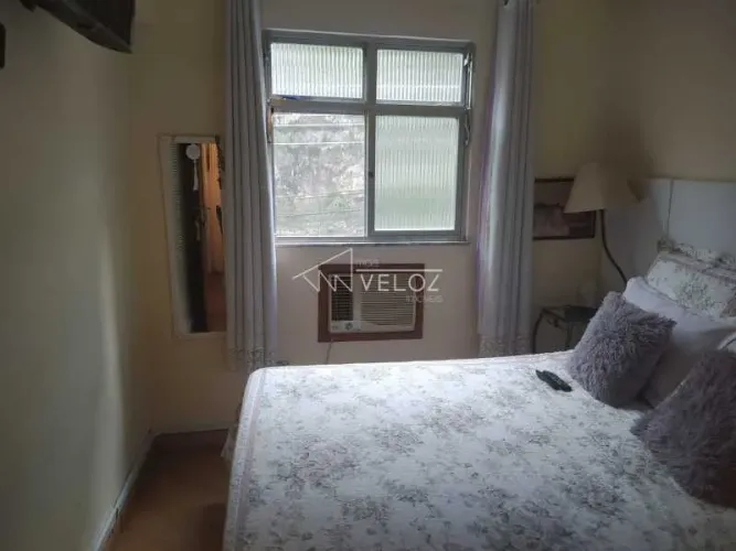 Apartamento : / Residencial / Glória