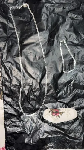 Cordão e pulseira