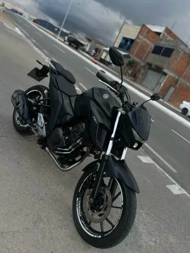 Fazer 250 2023 preta fosca