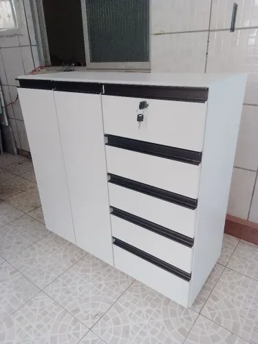Armário Multi uso com Roldanas e Gavetas