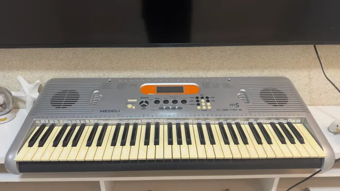 TECLADO MUSICAL MEDELI