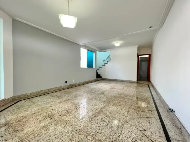 Casa com 3 quartos sendo 1 suíte 2 banheiros 2 vagas