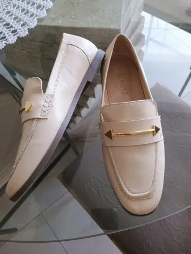 Mocassim marca Schutz novo peça de mostruário