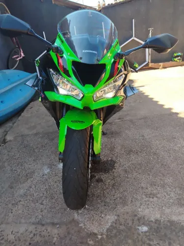 Moto sem detalhes KRT