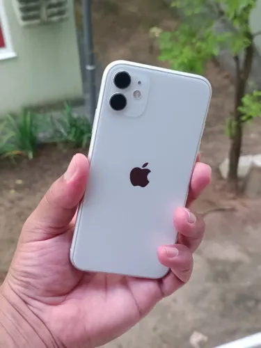 iPhone 11 64GB Branco Conservado Não Liga