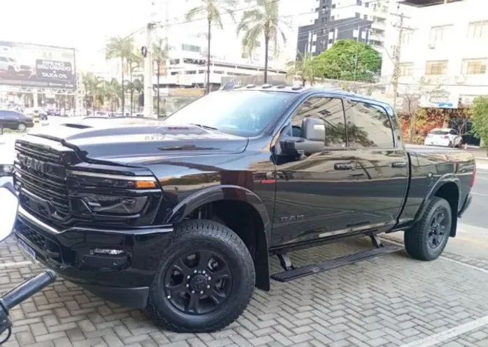 Ram 3500 Laram.6.7 Night Ed.tb CD 4X4 Die. 2025