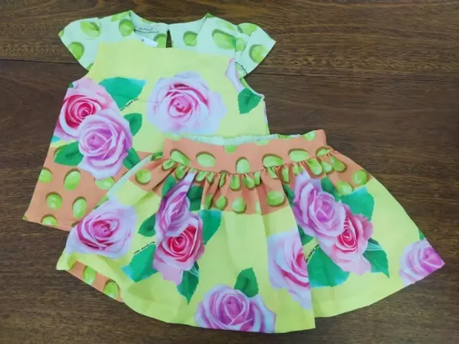 Conjunto Infantil Bata E Saia Da 1+1