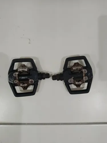 Pedal Shimano PD-ME 700 (pouco uso-bota fora)