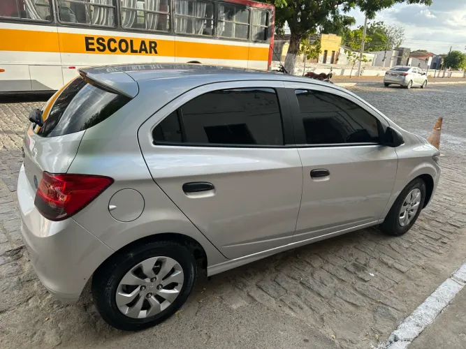 Chevrolet Onix JOY Hatch 1.0 8V Flex Mec. 4P 2019