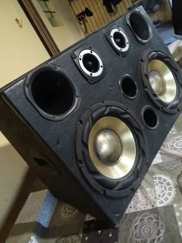 Caixa de som automotivo 