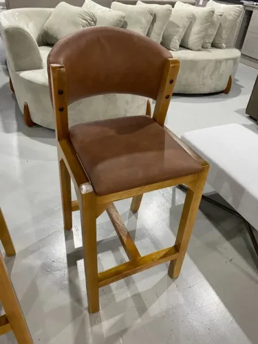 Banqueta em Madeira Maciça e Courino (R$ 499) - Entrega Grátis CWB