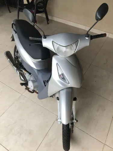 Vendo Honda biz 2006