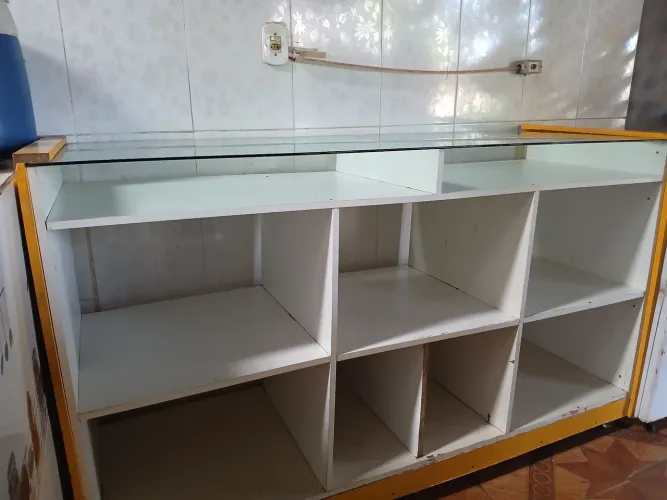 Balcão MDF C/vidro temperado